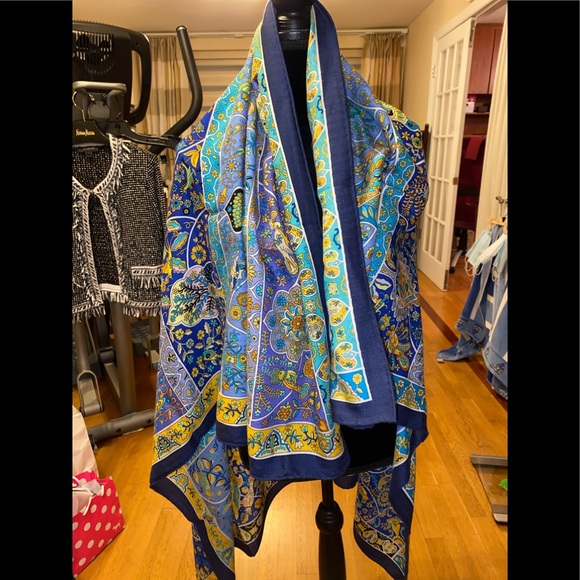 Hermes Accessories - Hermès patterned cashmere scarf